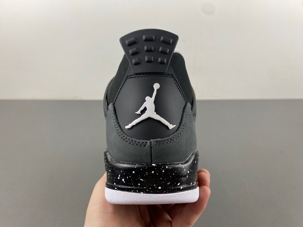 Air Jordan 4 Retro