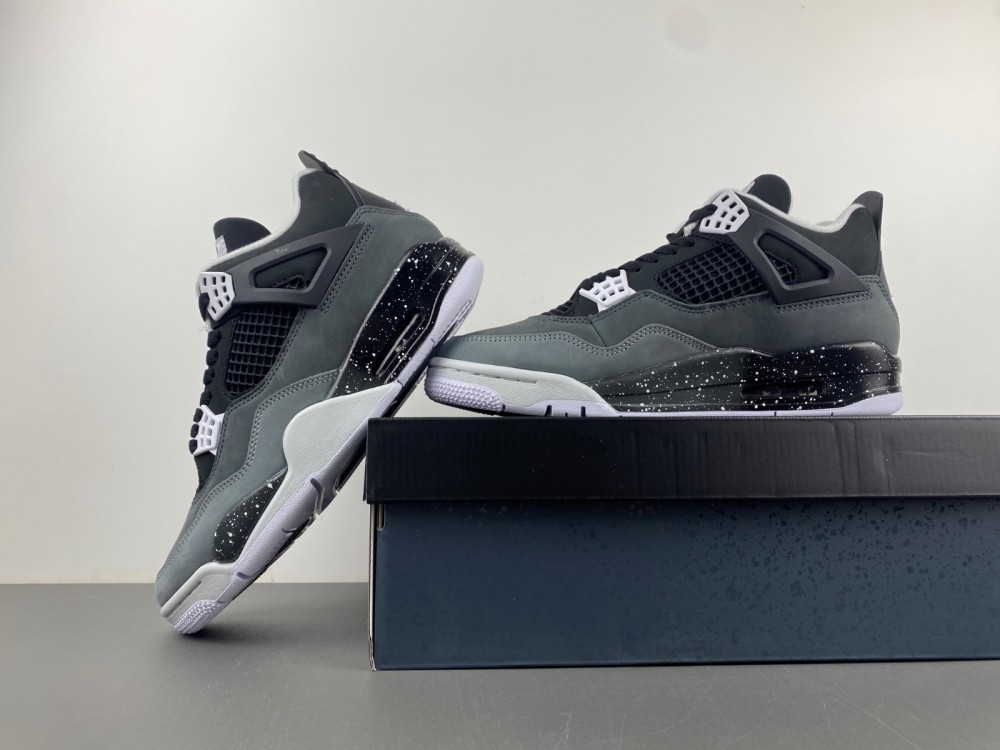 Air Jordan 4 Retro