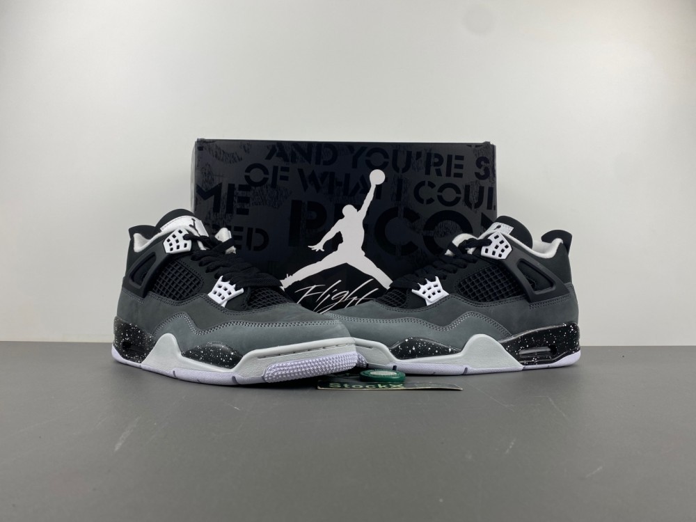 Air Jordan 4 Retro
