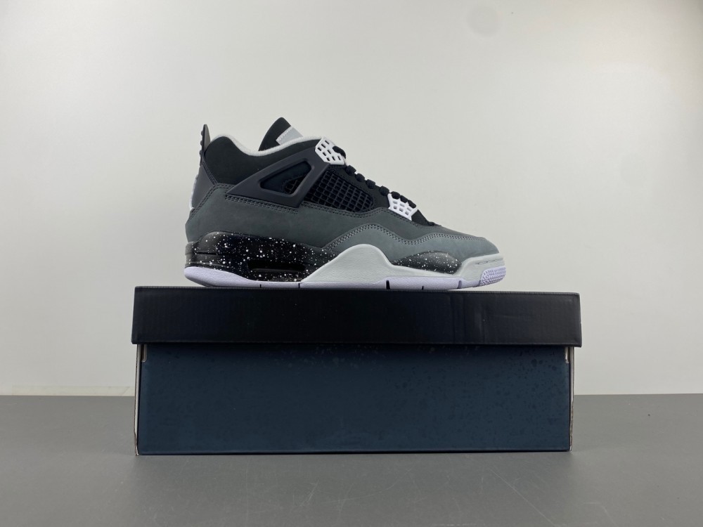 Air Jordan 4 Retro