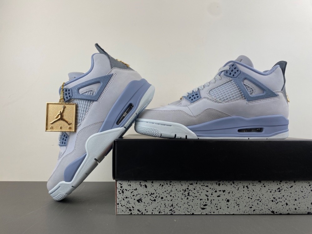 Air Jordan 4 Retro NCAA UNC Tarheels PE (2025) HV9204-407