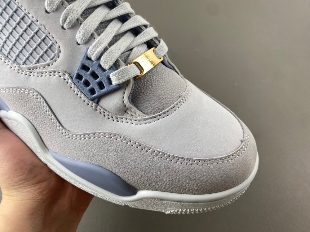 Air Jordan 4 Retro NCAA UNC Tarheels PE (2025) HV9204-407