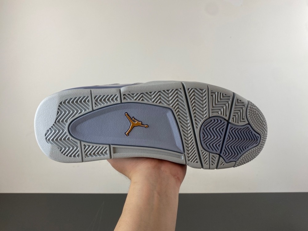 Air Jordan 4 Retro NCAA UNC Tarheels PE (2025) HV9204-407