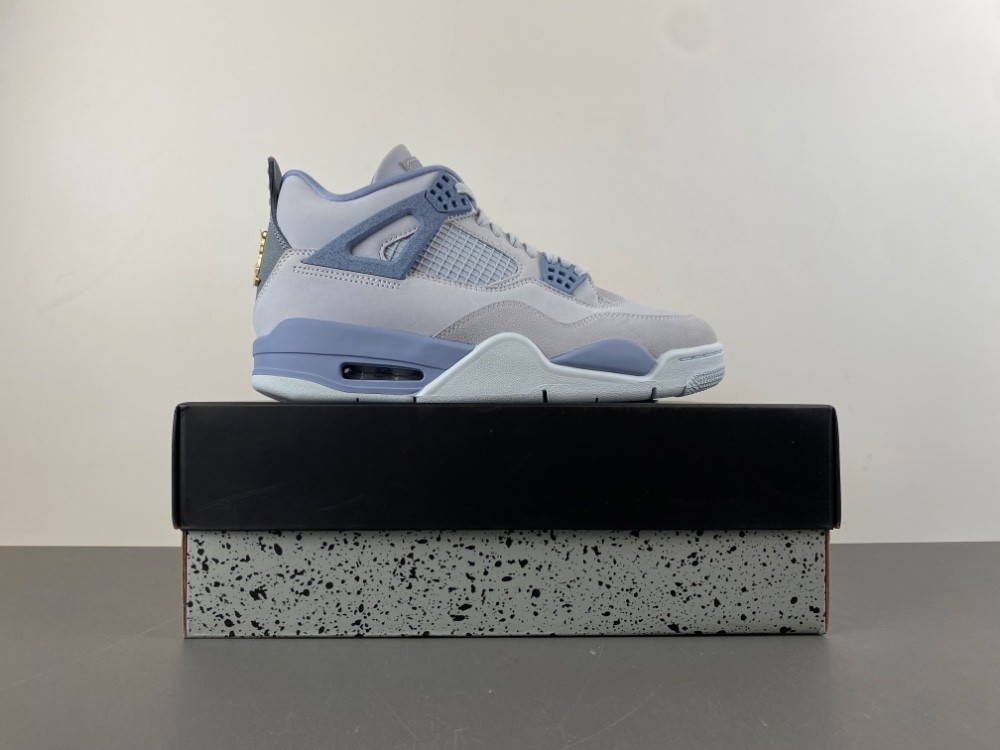 Air Jordan 4 Retro NCAA UNC Tarheels PE (2025) HV9204-407