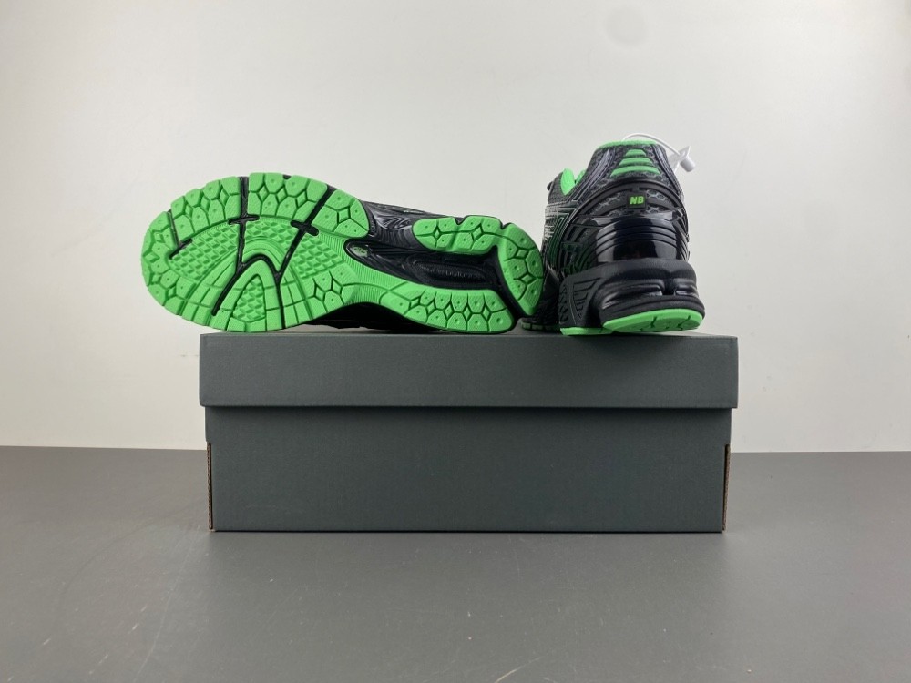 New Balance U1906 Silver Metallic Green | U1906RCT
