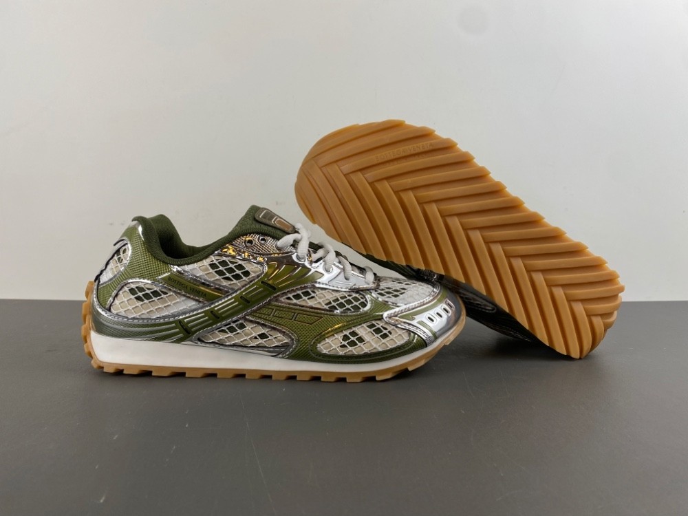 Bo*te*ga Ve*ne*ta Orbit Sneaker In Cream - Mud & White 741357 V2X40 2848
