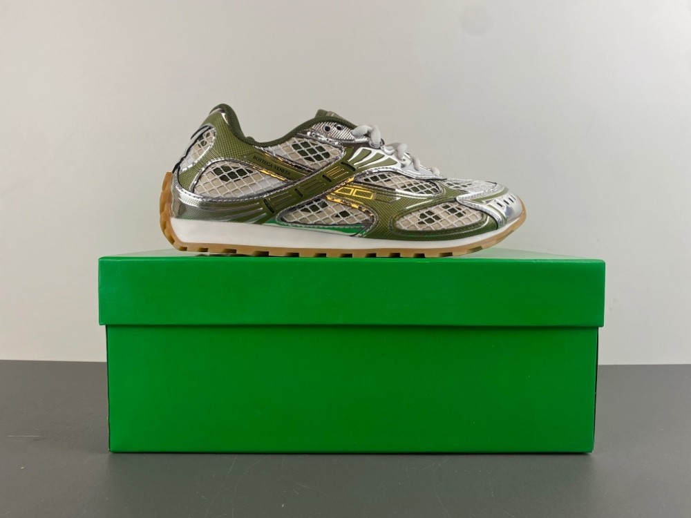 Bo*te*ga Ve*ne*ta Orbit Sneaker In Cream - Mud & White 741357 V2X40 2848
