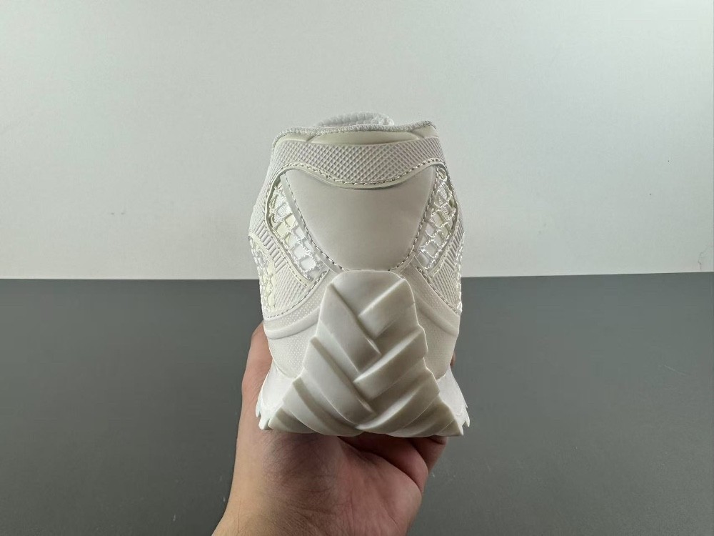 Bo*te*ga Ve*ne*ta Orbit Lace Up White (Women