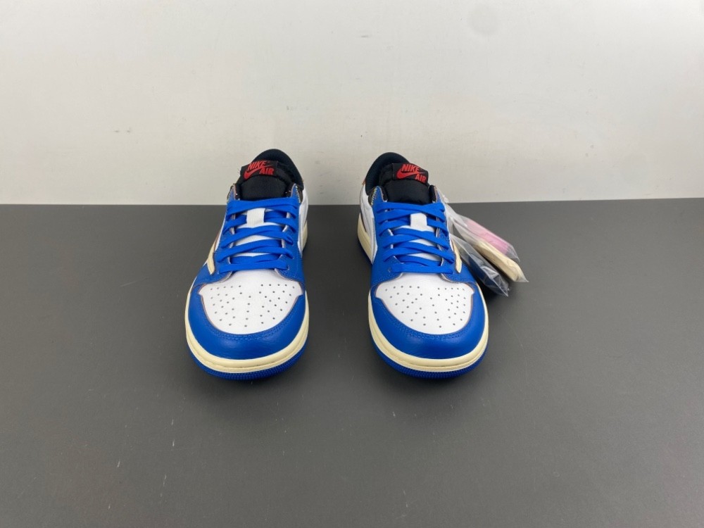 Travis Scott x Air Jordan 1 Low DM7866-111