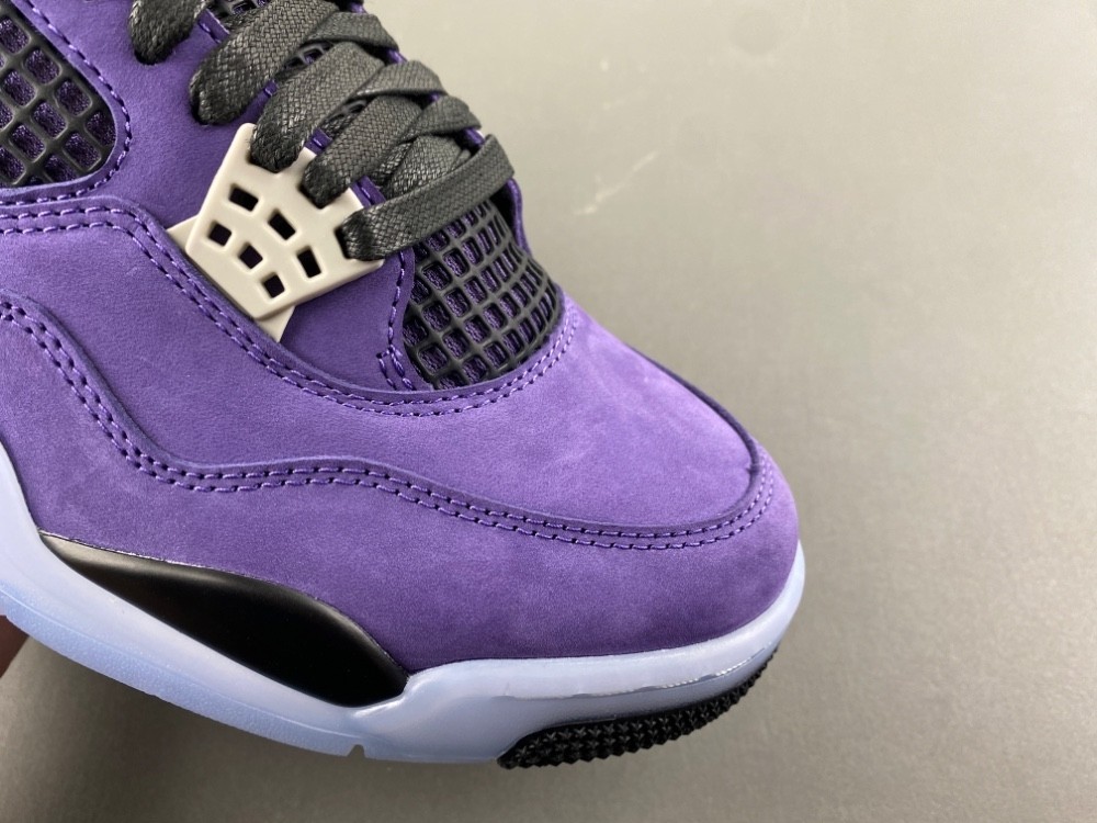 Air Jordan 4 Retro