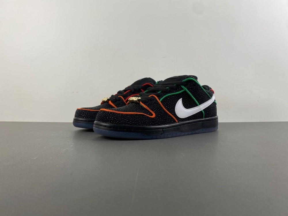 Nike SB Dunk Low Bronx Girls Skate Men