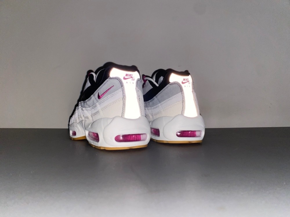 Nike SB x Air Max 95 "Cactus Flower" HF7545-100
