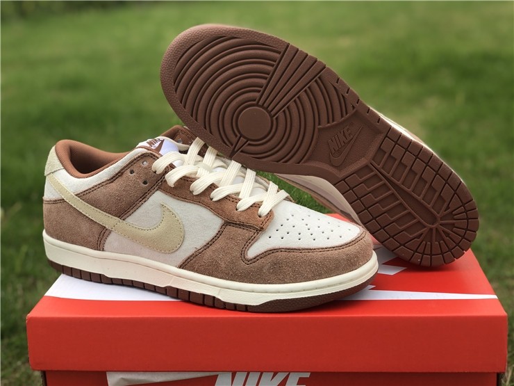 Nike Dunk Low PRM "Medium Curry" DD1390-100