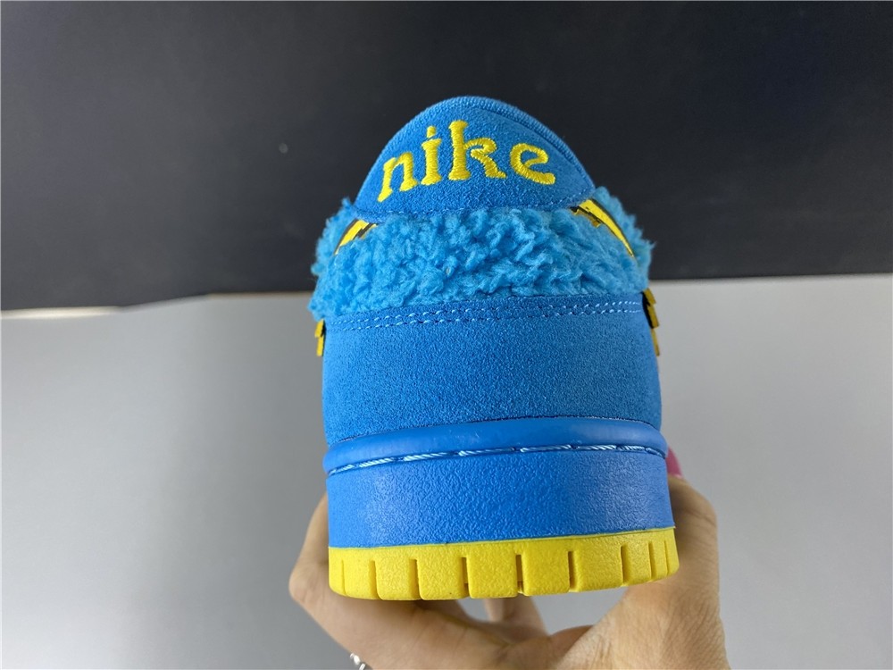 Grateful Dead x Nike SB Dunk Low CJ5378-400