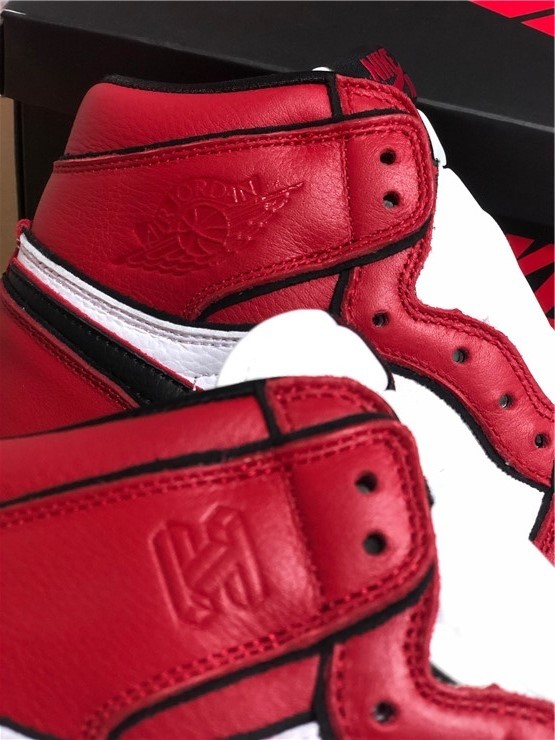 Air Jordan 1 Bloodline 2.0 555088-129