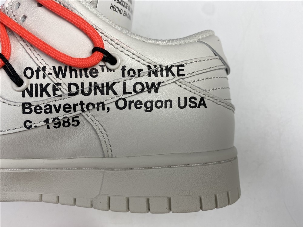 Off-White x Nike Dunk Low CT0856-900