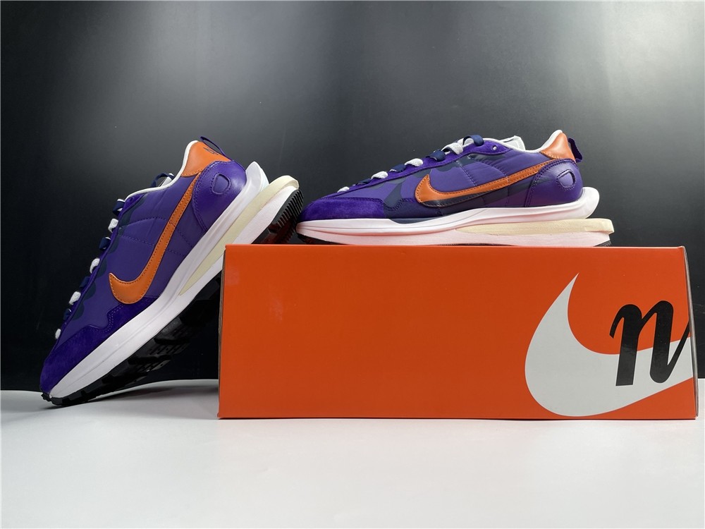 sacai x Nike VaporWaffle 3.0 P DD1875-500