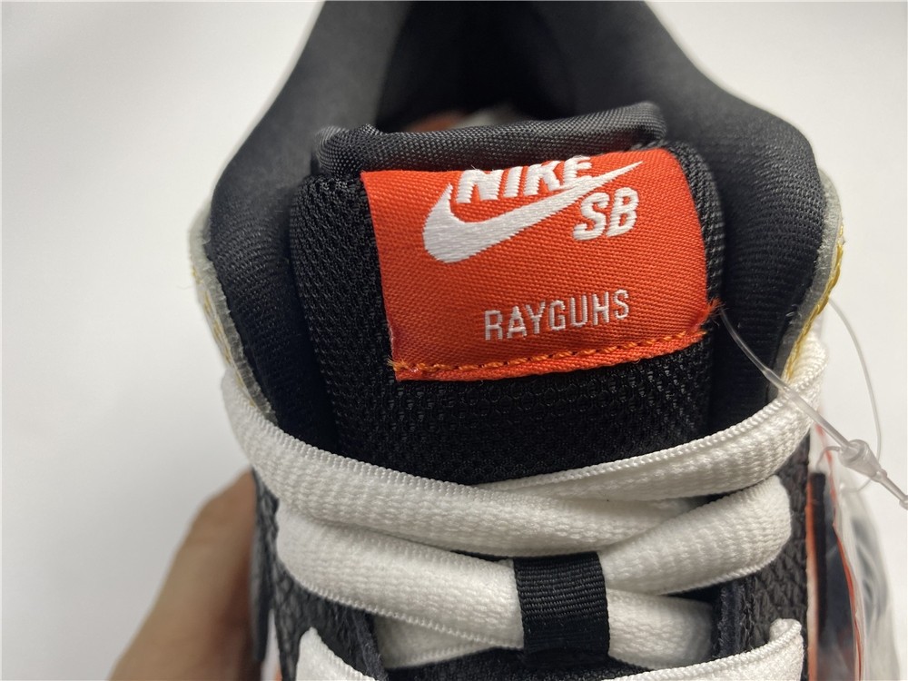 Nike SB Dunk Low“Raygun” BQ6832-001
