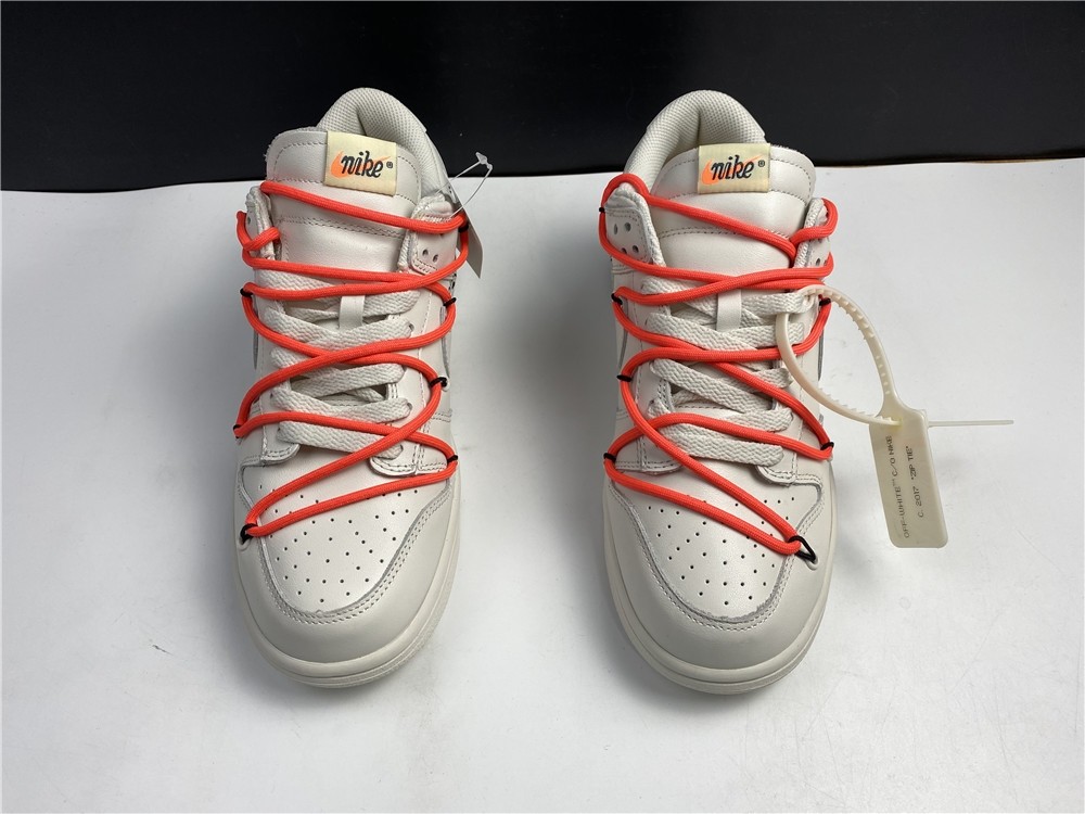 Off-White x Nike Dunk Low CT0856-900