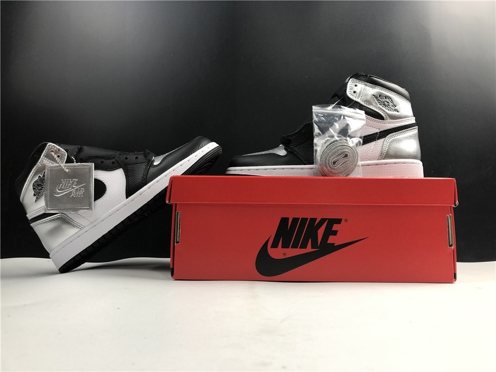Air Jordan 1 High OG WMNS “Silver Toe” CD0461-001
