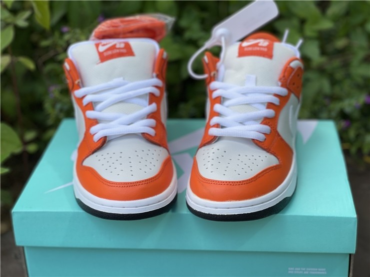 NIKE DUNK LOW DQ6817-806