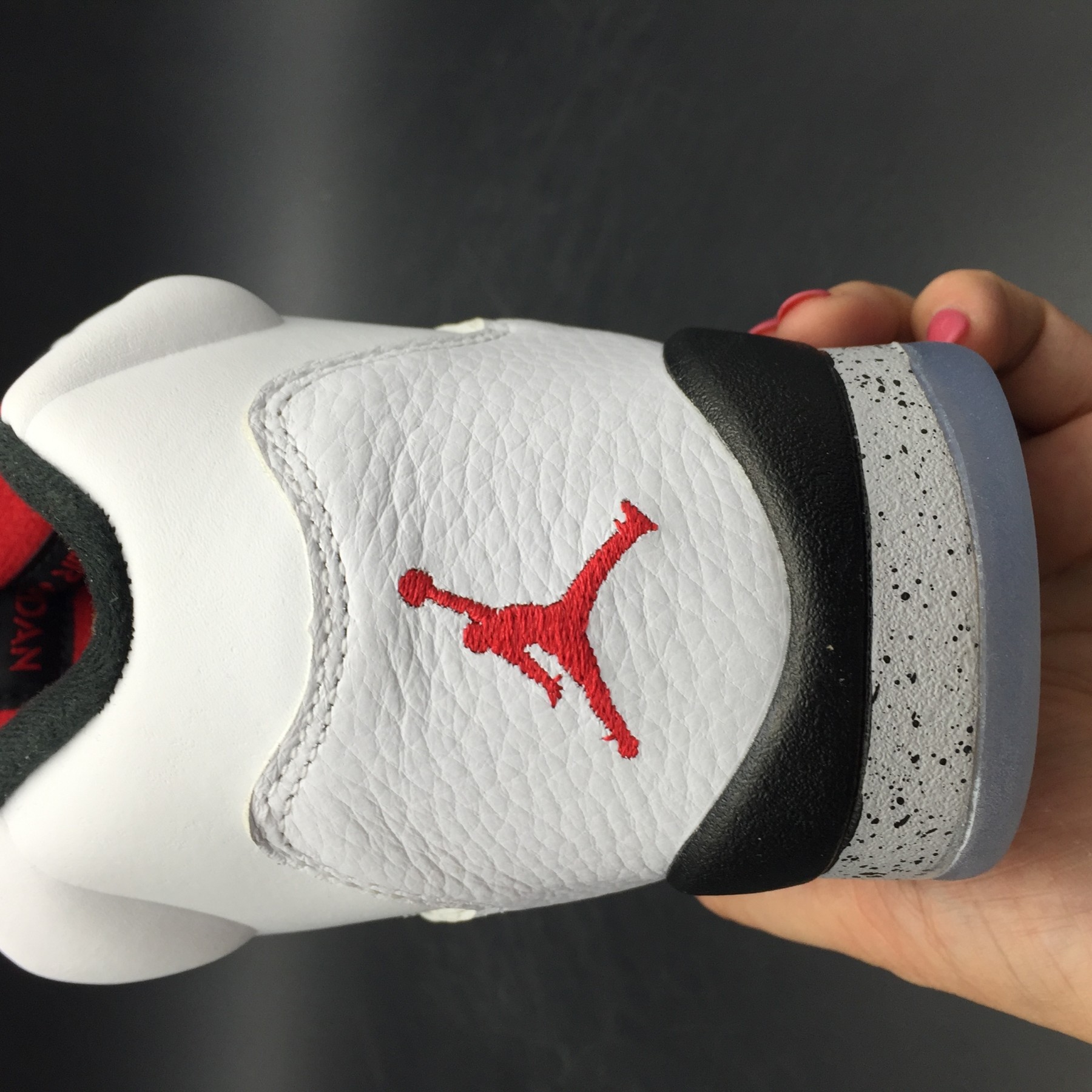 AIR JORDAN 5 RETRO "WHITE CEMENT" mens 136027-104