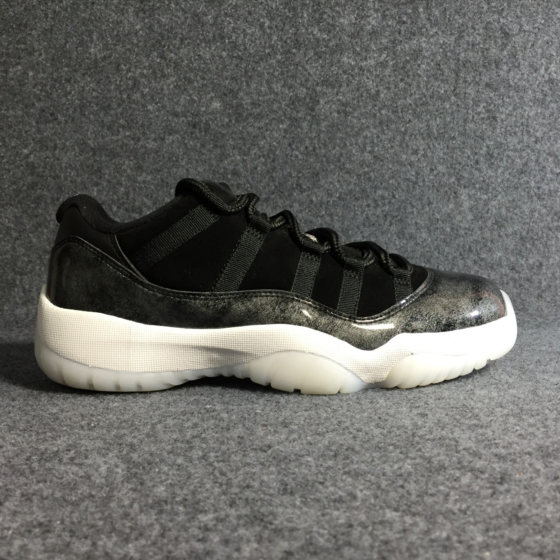 AIR JORDAN 11 RETRO LOW BG "BARON" 528895-010