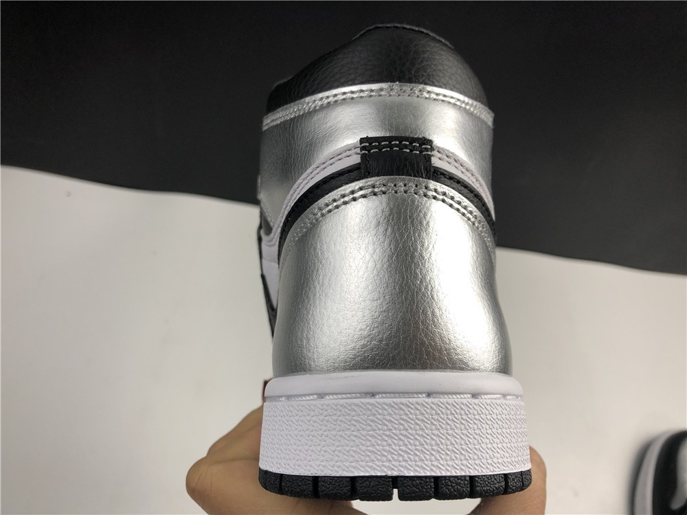 Air Jordan 1 High OG WMNS “Silver Toe” CD0461-001