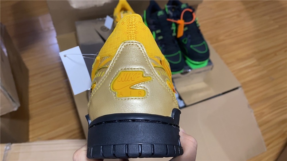OFF-WHITE x Nike Air Rubber Dunk “University Gold” CU6015-700