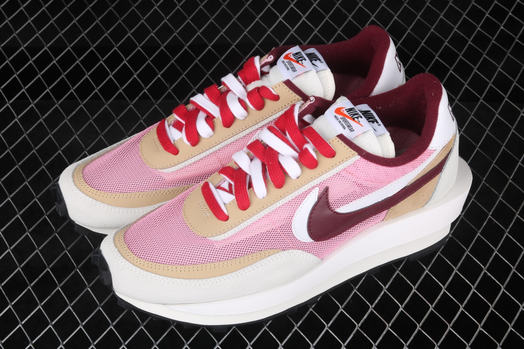Sacai x Nike LDV Waffle pink BV0073-500