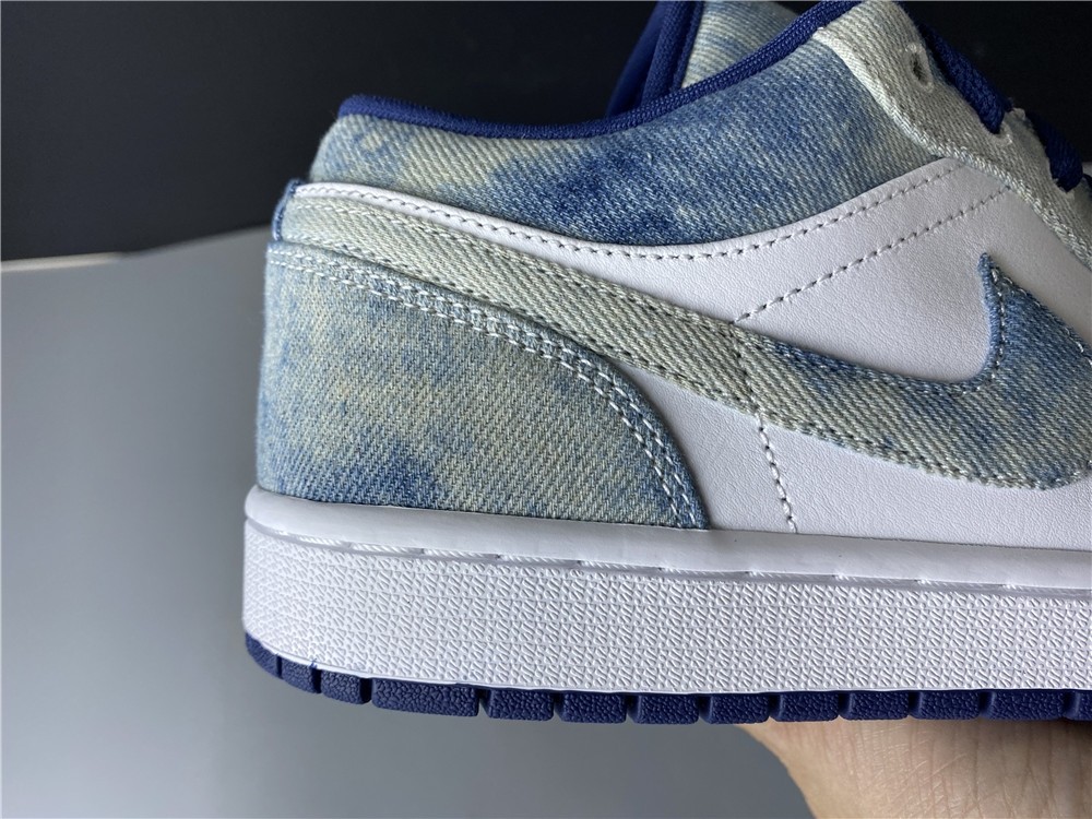 Air Jordan 1 Low CZ8455-100