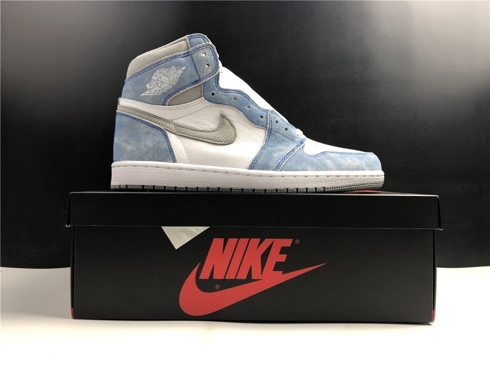 Air Jordan 1 ”Hype Royal“ 555088-402