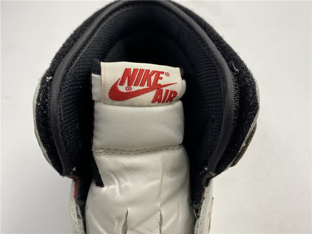 Travis Scott x Air Jordan 1 CD4487-100