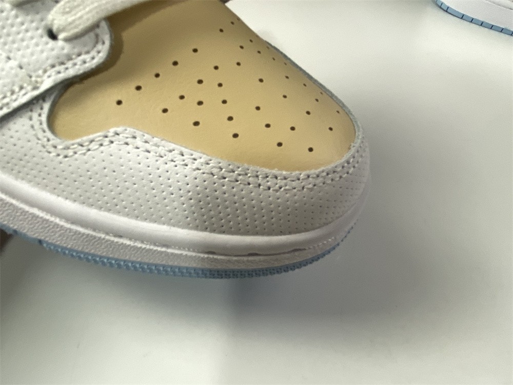 Air Jordan 1 Mid SE Sesame CZ0774-200