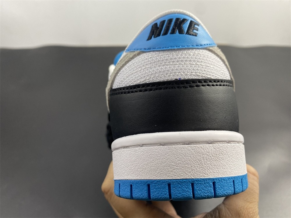 Nike SB Dunk Low Laser Blue BQ6817-101