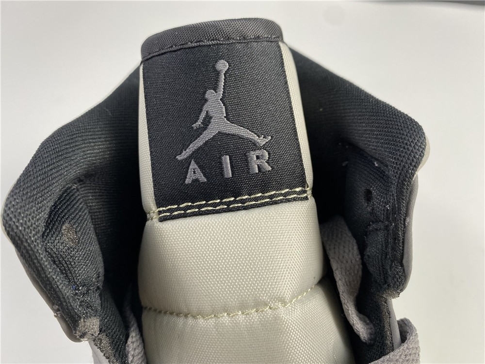 Air Jordan 1 mid AJ1 554724-072