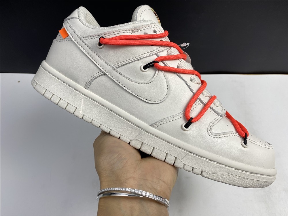 Off-White x Nike Dunk Low CT0856-900