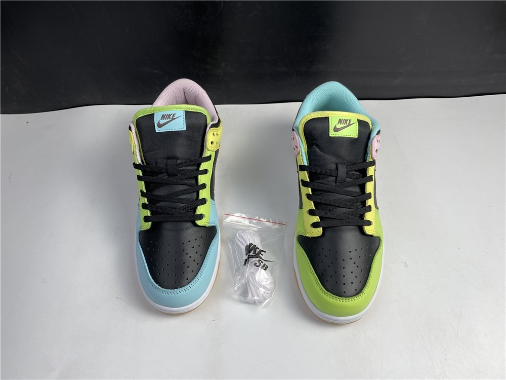 Nike Dunk Low SE “Free 99” DH0952-001