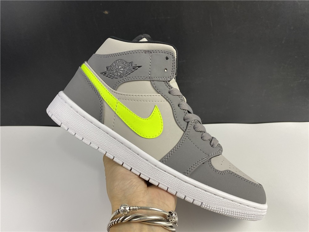 Air Jordan 1 mid AJ1 554724-072