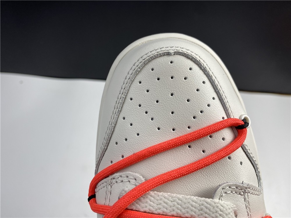 Off-White x Nike Dunk Low CT0856-900