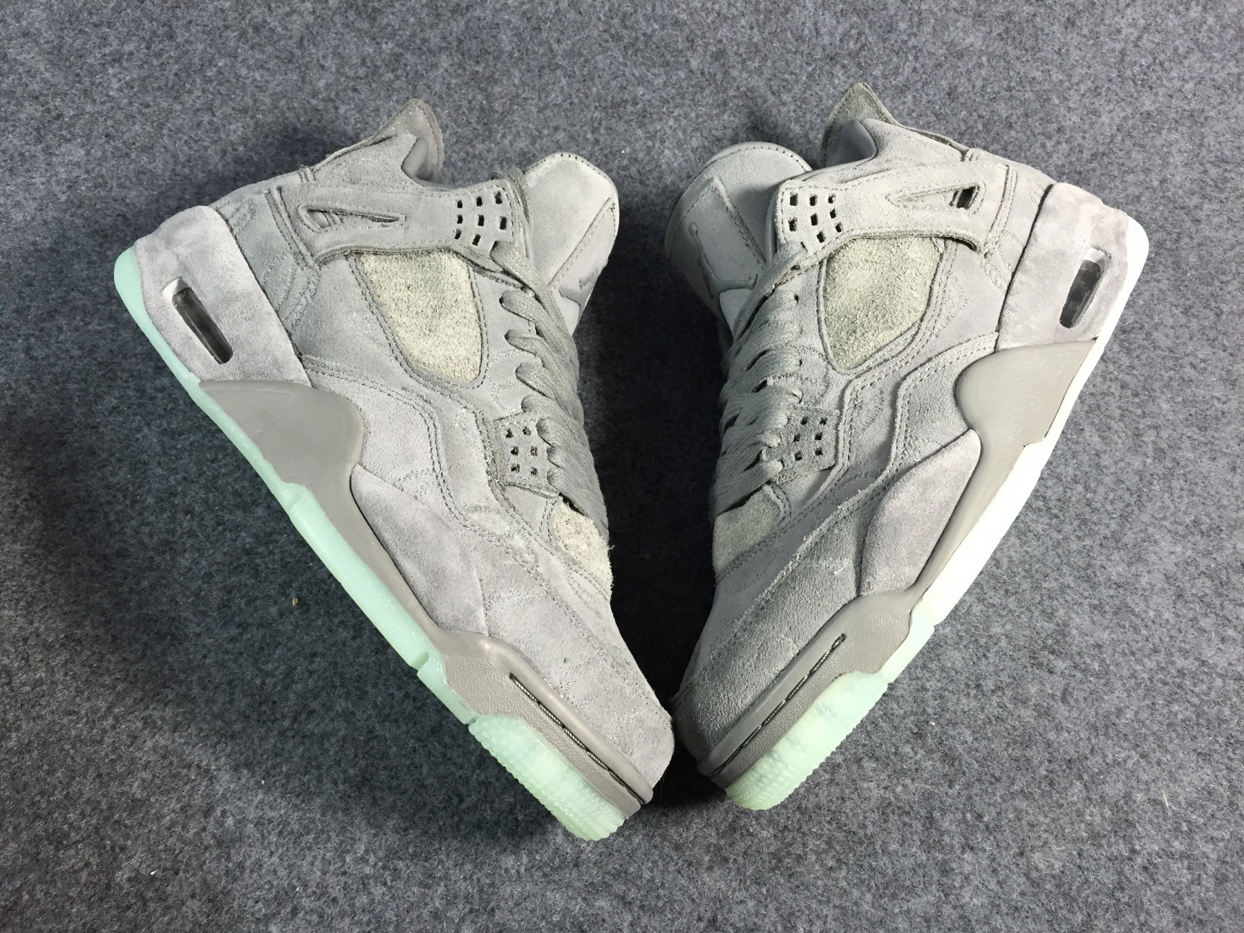 Nike Air Jordan 4 retro kaws cool grey 930155 003